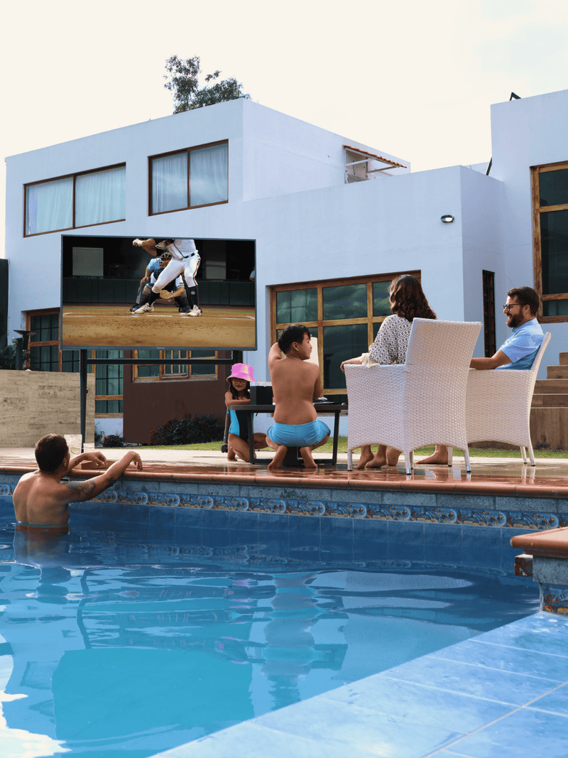 Ein entspannter Familientag am Pool